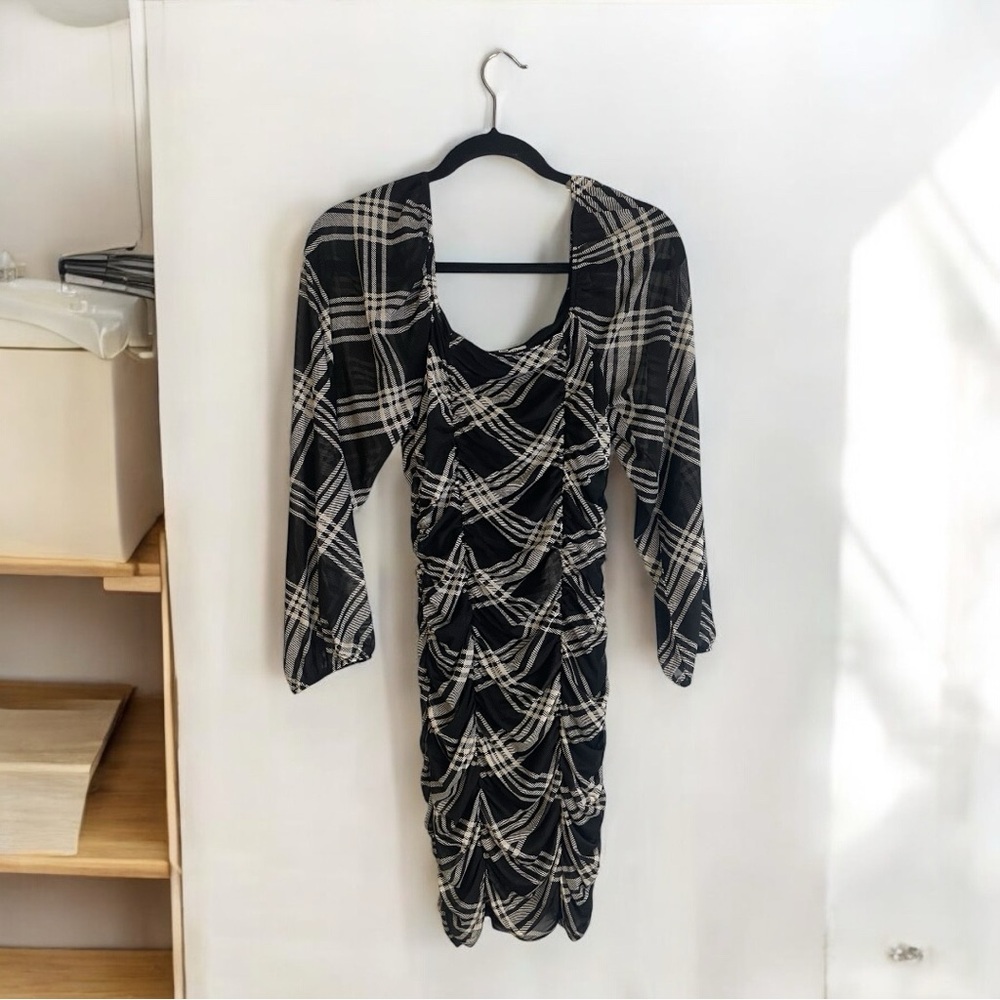 Elegant Black and White Plaid Dress - Picture 2 of 5